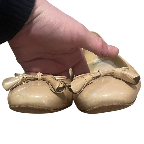 Stuart Weitzman Women's Tan Iridescent Leather Ballet Flats - Picture 6 of 11